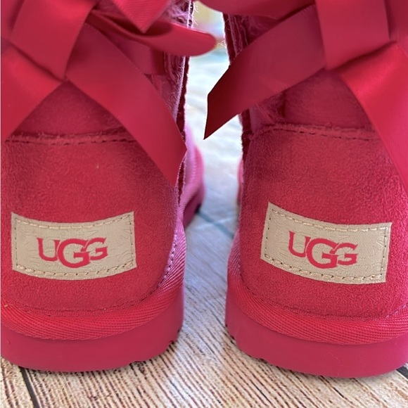 UGG Toddler Bailey Bow II Boot - Picture 5 of 8